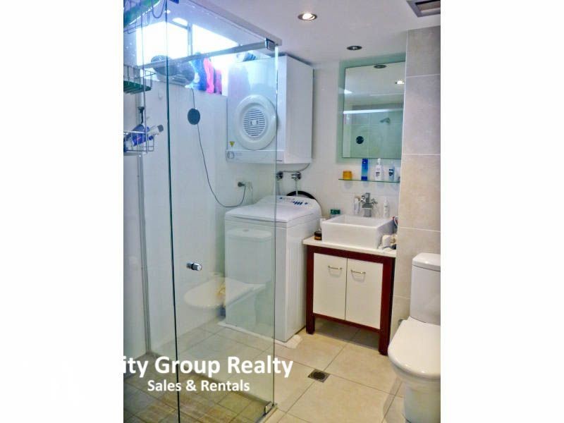 21 Old Burleigh Road, Broadbeach QLD 4218