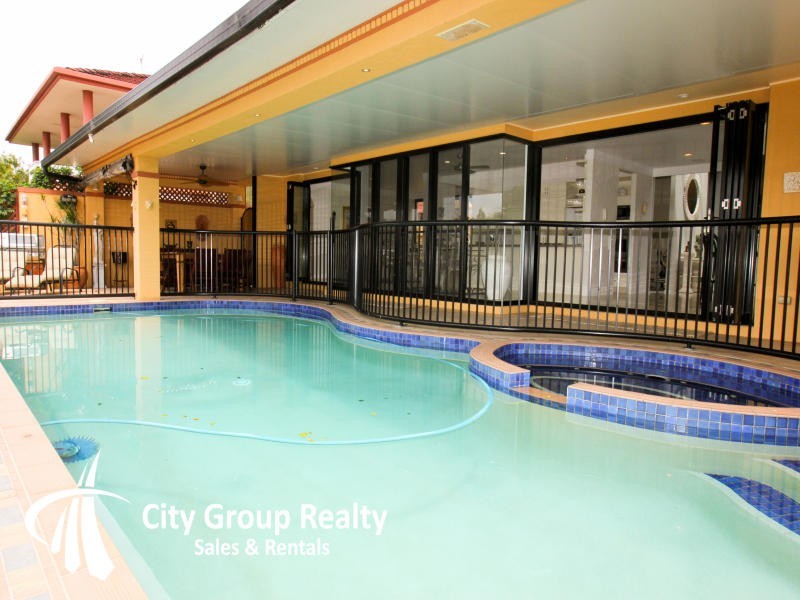 Broadbeach Waters QLD 4218