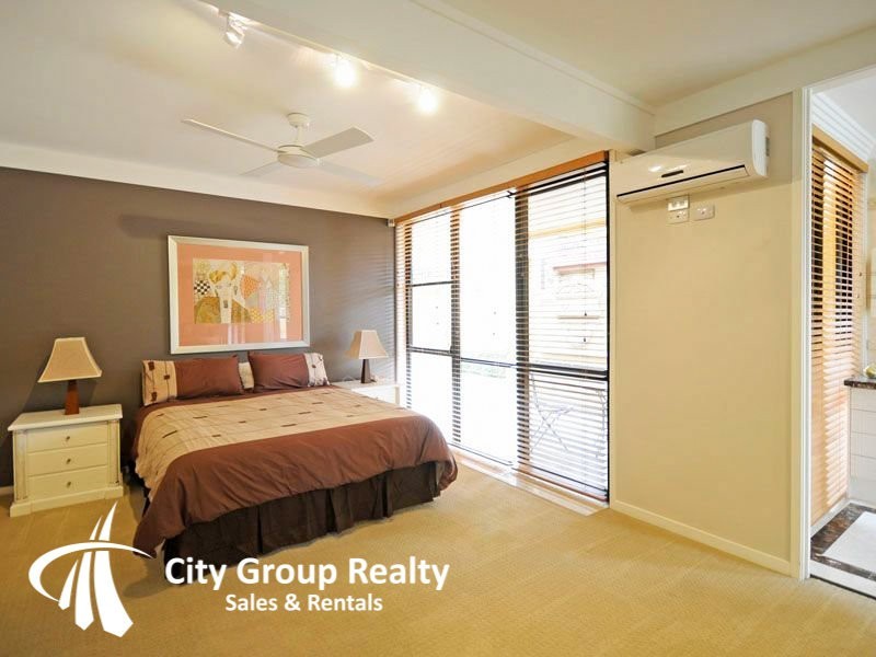 Broadbeach Waters QLD 4218