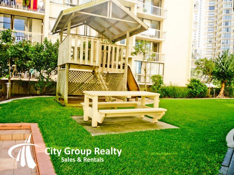 8 Trickett Street, Surfers Paradise QLD 4217