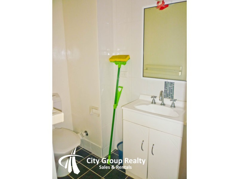 8 Trickett Street, Surfers Paradise QLD 4217