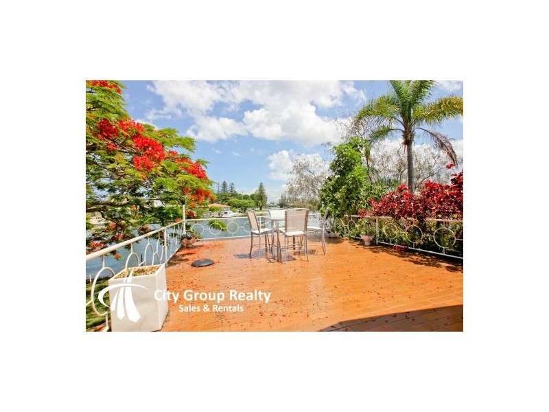 1 Sheridan Park Avenue, Broadbeach Waters QLD 4218