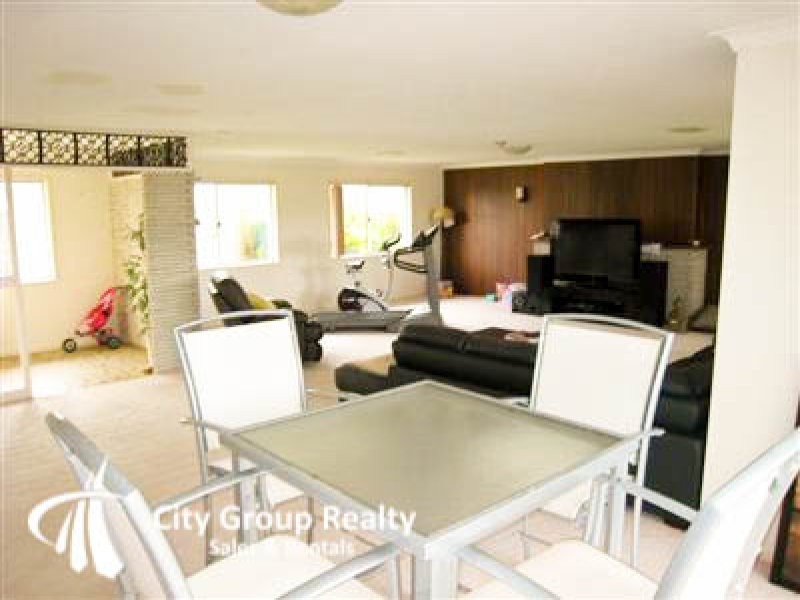 1 Sheridan Park Avenue, Broadbeach Waters QLD 4218