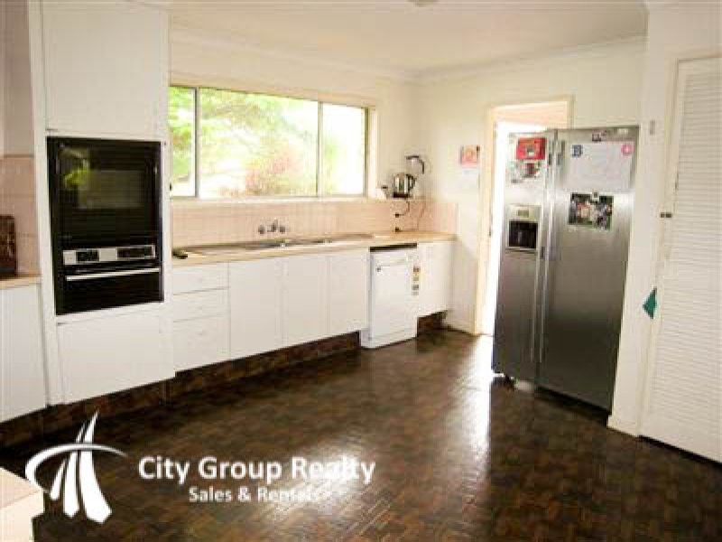 1 Sheridan Park Avenue, Broadbeach Waters QLD 4218