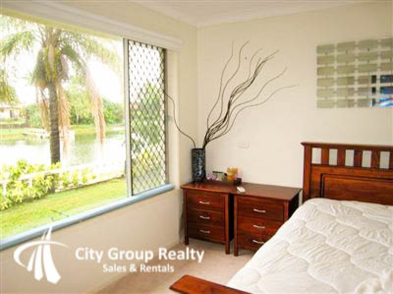 1 Sheridan Park Avenue, Broadbeach Waters QLD 4218