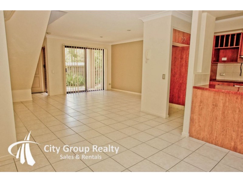 302 Christine Avenue, Varsity Lakes QLD 4227