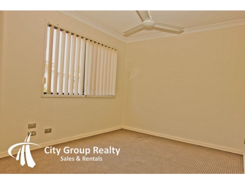302 Christine Avenue, Varsity Lakes QLD 4227