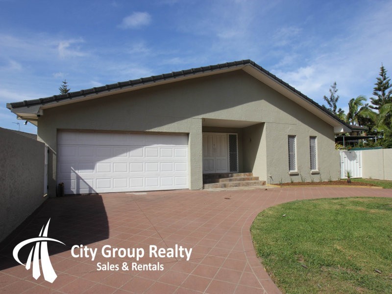 40 Cyrpess Drive, Broadbeach Waters QLD 4218