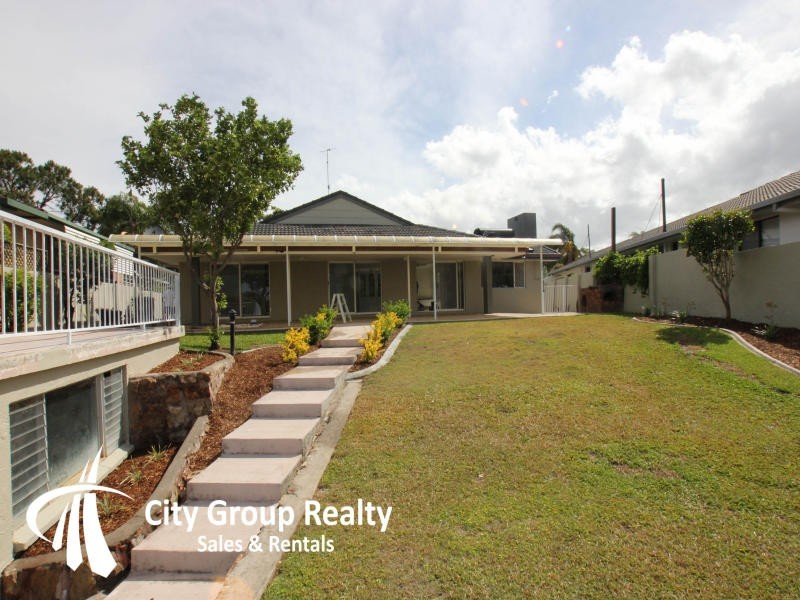 40 Cyrpess Drive, Broadbeach Waters QLD 4218