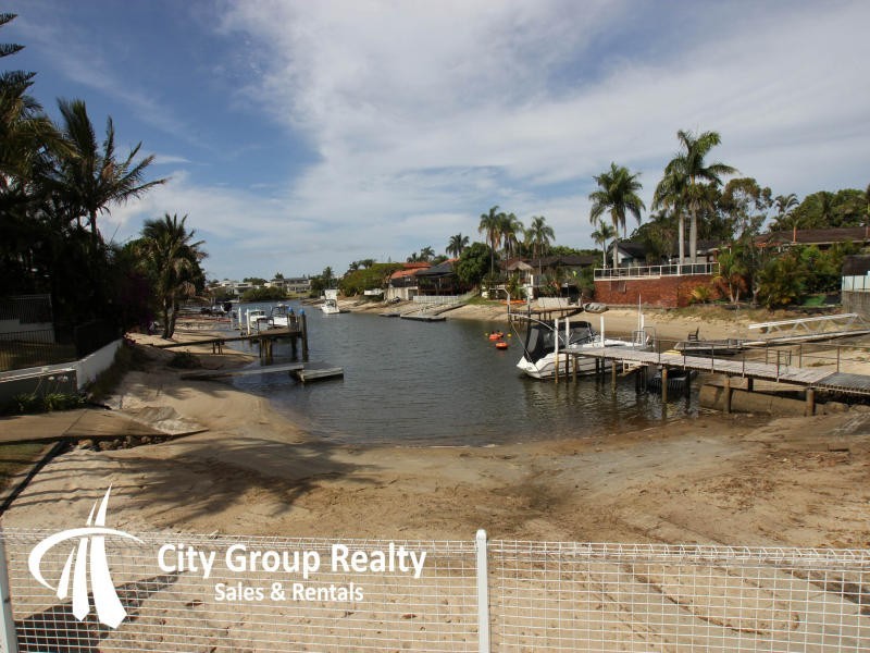 40 Cyrpess Drive, Broadbeach Waters QLD 4218