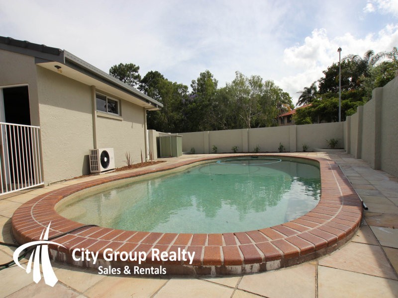 40 Cyrpess Drive, Broadbeach Waters QLD 4218