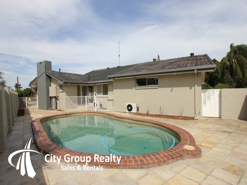 40 Cyrpess Drive, Broadbeach Waters QLD 4218