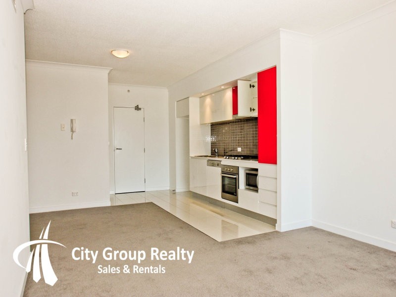 9 Lawson Street, Southport QLD 4215