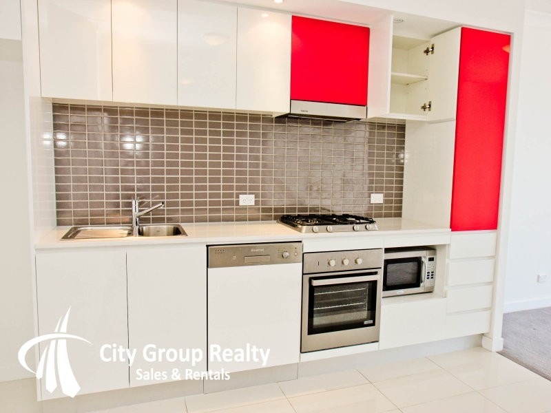 9 Lawson Street, Southport QLD 4215