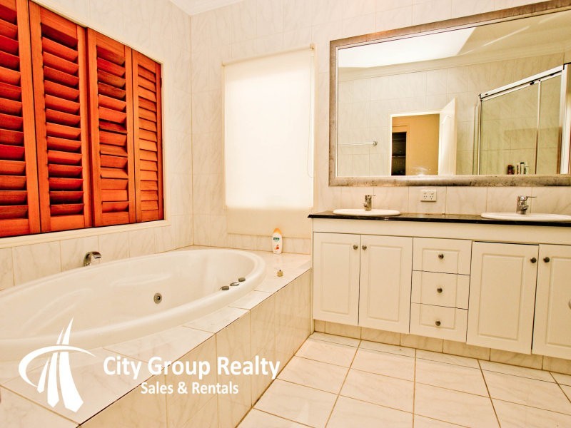 Chevron Island QLD 4217