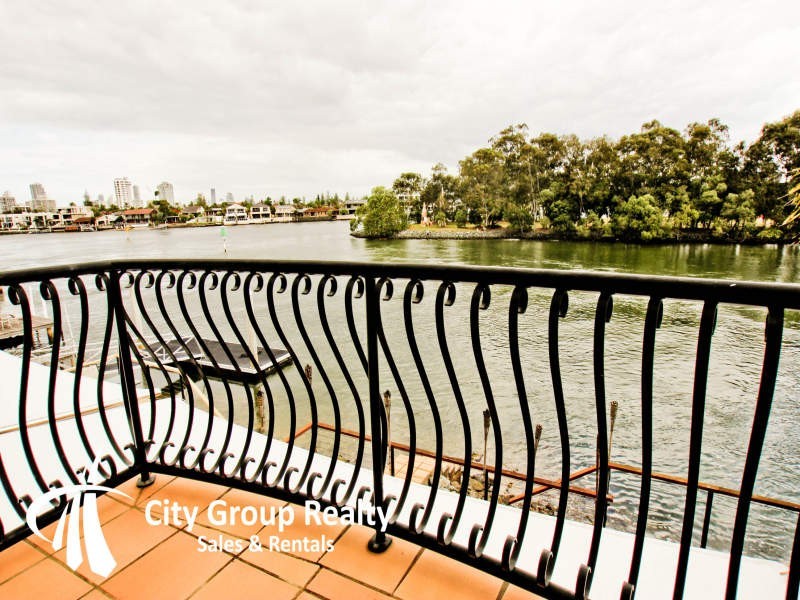 Chevron Island QLD 4217