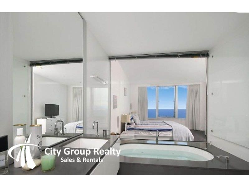 9 Hamilton Av, Surfers Paradise QLD 4217