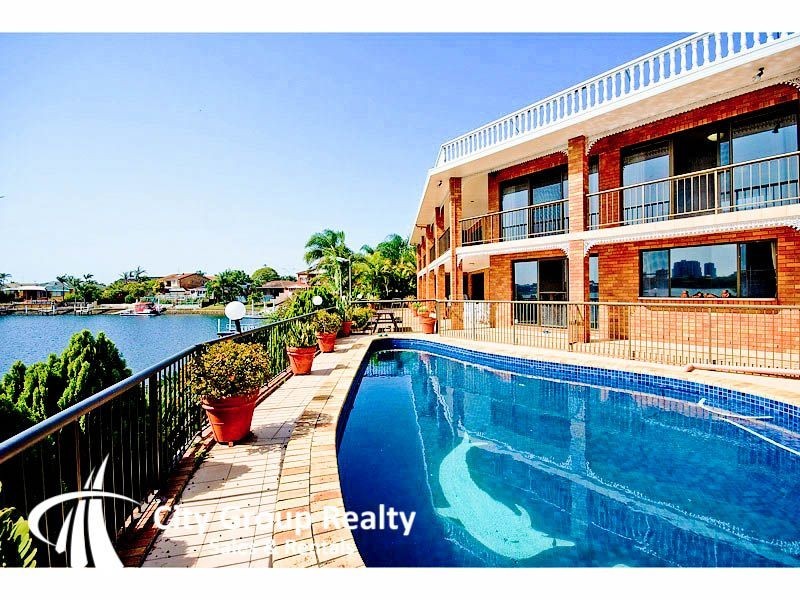 12 Lowanna Court, Mermaid Waters QLD 4218