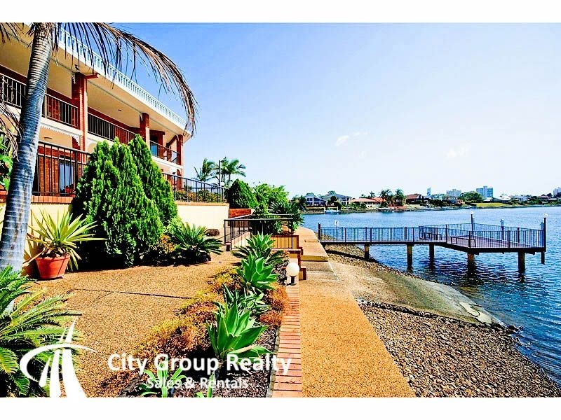 12 Lowanna Court, Mermaid Waters QLD 4218