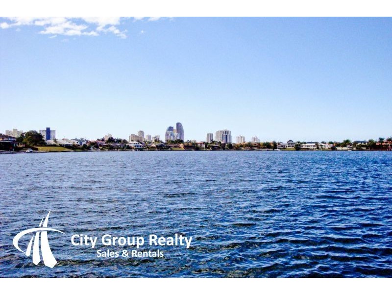 12 Lowanna Court, Mermaid Waters QLD 4218