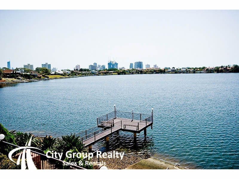 12 Lowanna Court, Mermaid Waters QLD 4218