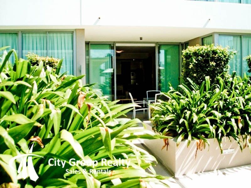 33 T E Peters Drive, Broadbeach QLD 4218