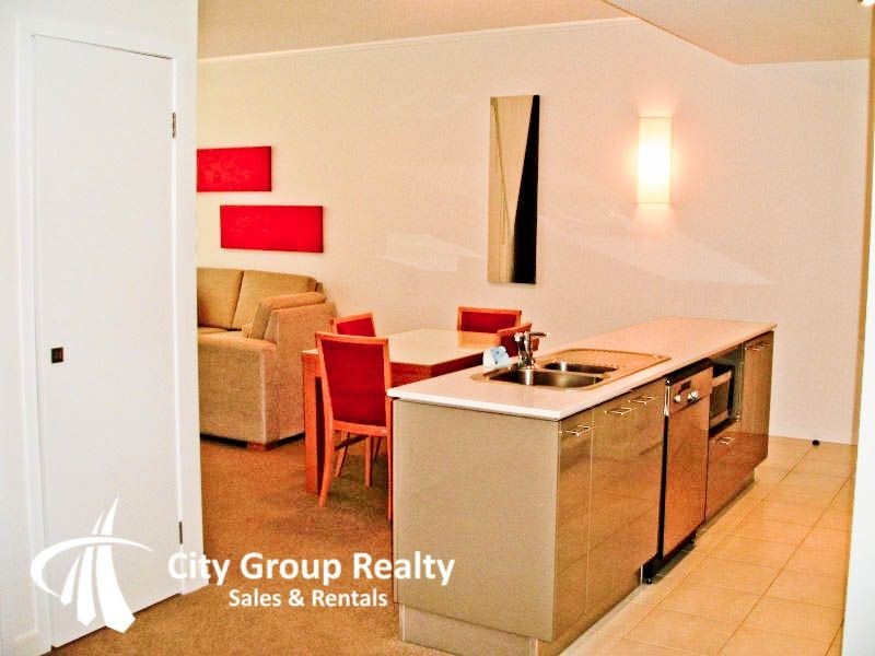 33 T E Peters Drive, Broadbeach QLD 4218