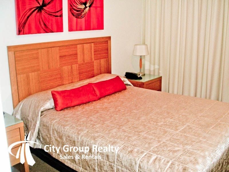 33 T E Peters Drive, Broadbeach QLD 4218