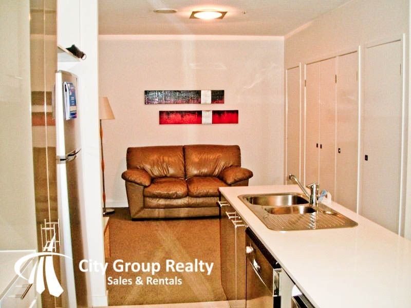 33 T E Peters Drive, Broadbeach QLD 4218