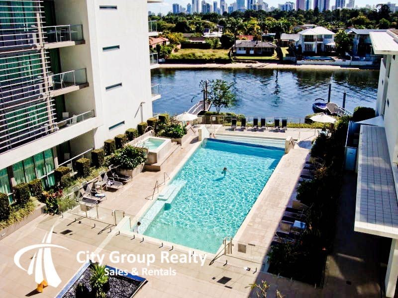 33 T E Peters Drive, Broadbeach QLD 4218