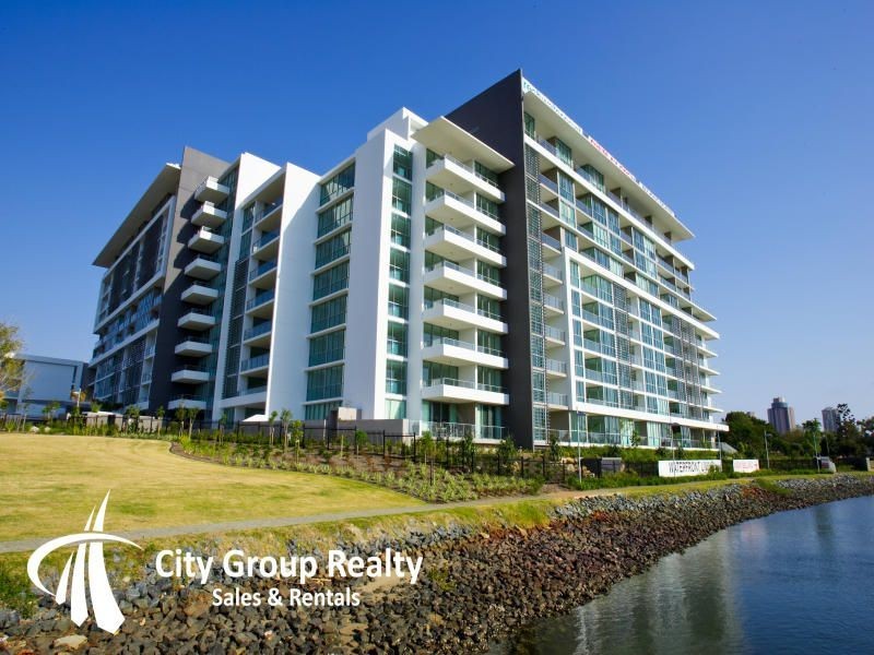 33 T E Peters Drive, Broadbeach QLD 4218
