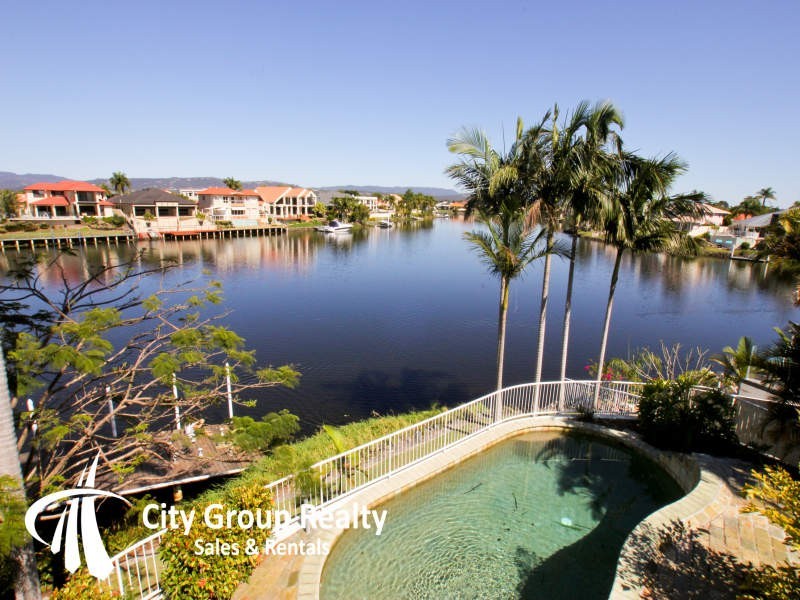 Clear Island Waters QLD 4226