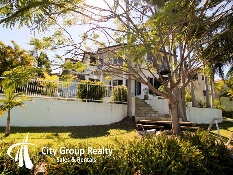 Clear Island Waters QLD 4226