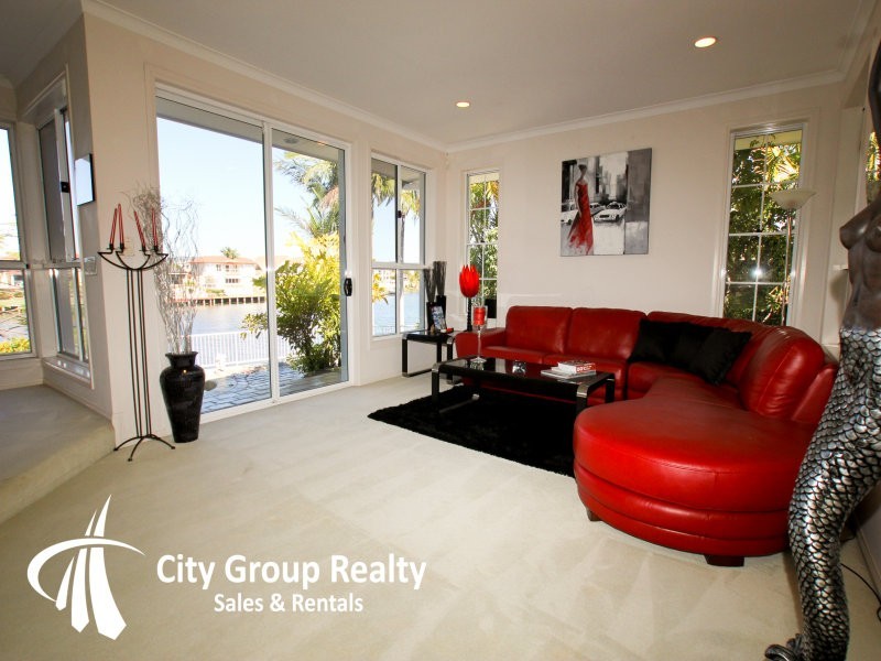 Clear Island Waters QLD 4226