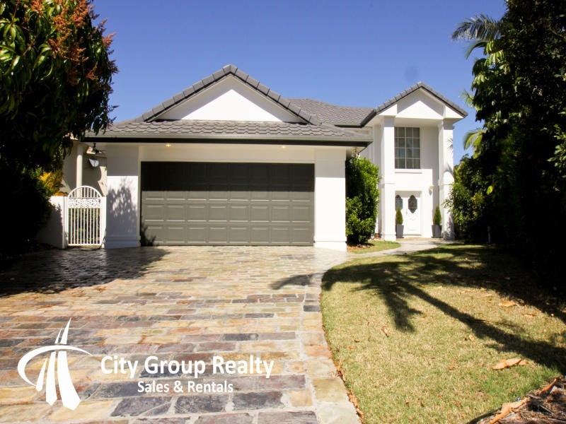 Clear Island Waters QLD 4226