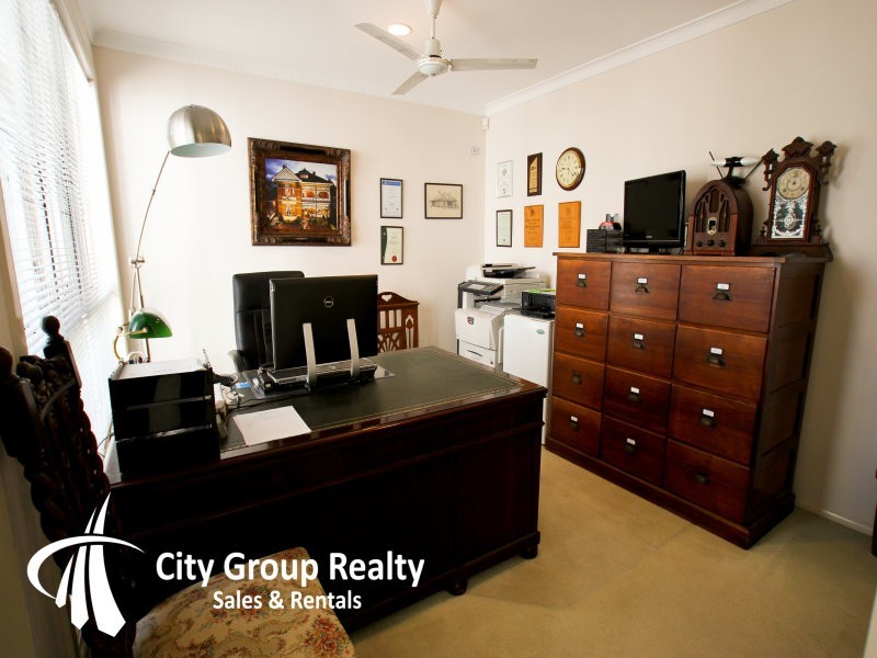 Clear Island Waters QLD 4226