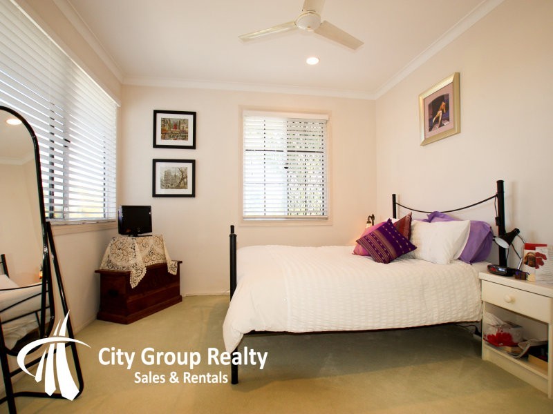 Clear Island Waters QLD 4226