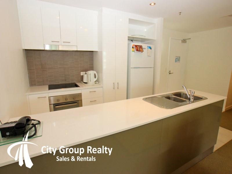 2114/33 T E Peters Drive, Broadbeach Waters QLD 4218