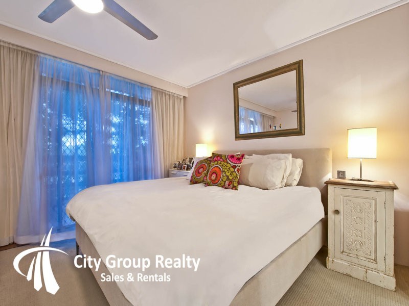 186 Ferny Ave, Surfers Paradise QLD 4217