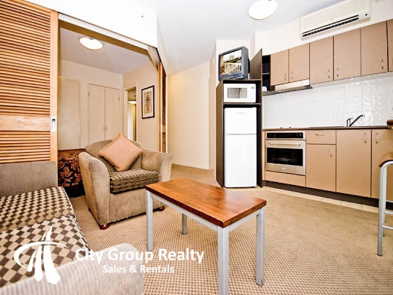 42 Surf Parade, Broadbeach QLD 4218
