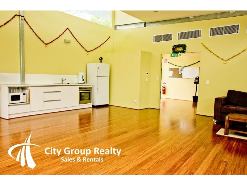 28 Bayview Street, Runaway Bay QLD 4216