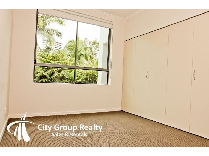 28 Bayview Street, Runaway Bay QLD 4216