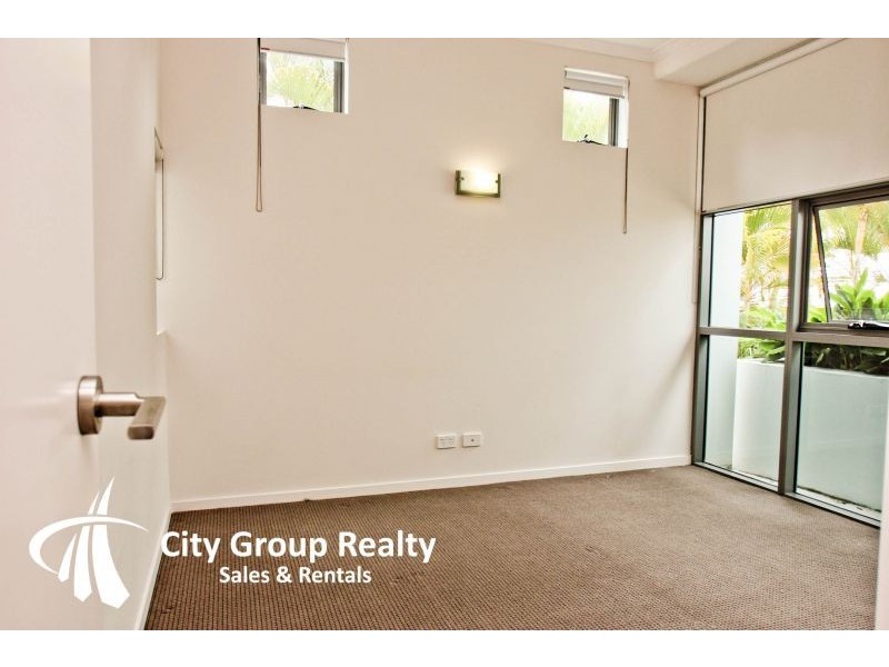 28 Bayview Street, Runaway Bay QLD 4216