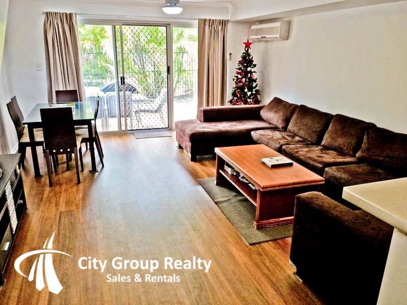 215 Cottesloe Drive, Mermaid Waters QLD 4218