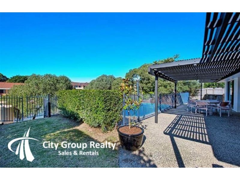 5 Reef Court, Mermaid Waters QLD 4218