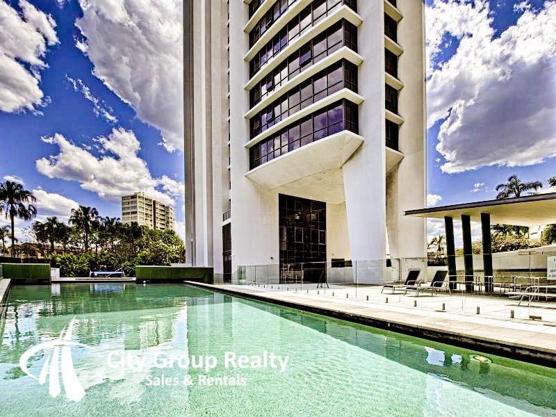 4 Waroonga Street, Surfers Paradise QLD 4217