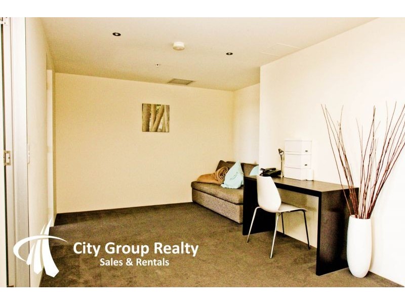 4 Waroonga Street, Surfers Paradise QLD 4217