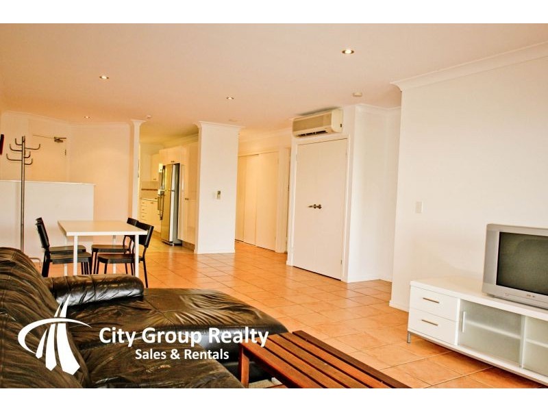 1 Great Hall Drive, Miami QLD 4220