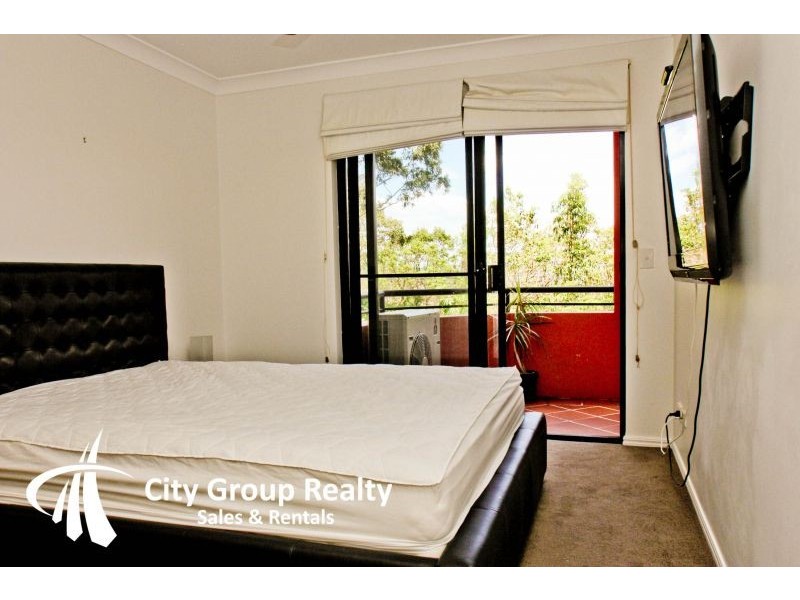 1 Great Hall Drive, Miami QLD 4220