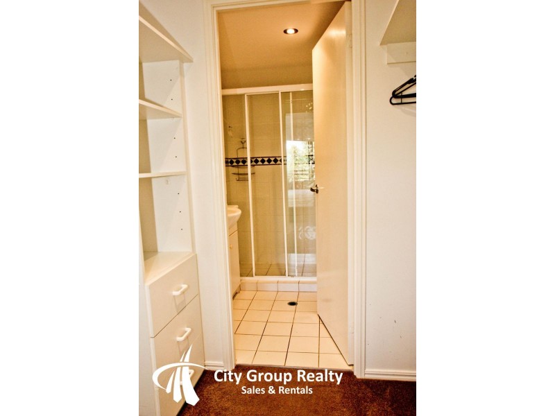 1 Great Hall Drive, Miami QLD 4220